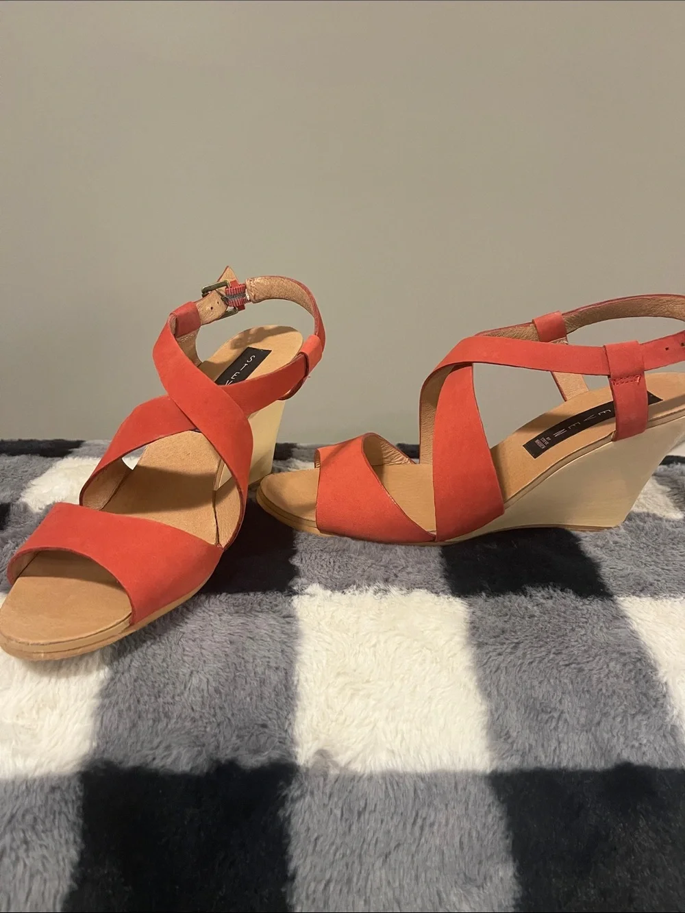 Steve Madden eye catching